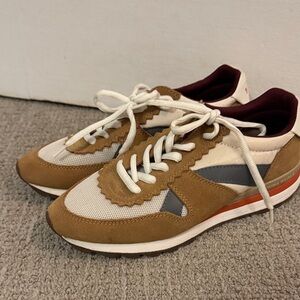 Stylish Women's Sneakers in Brown and Cream